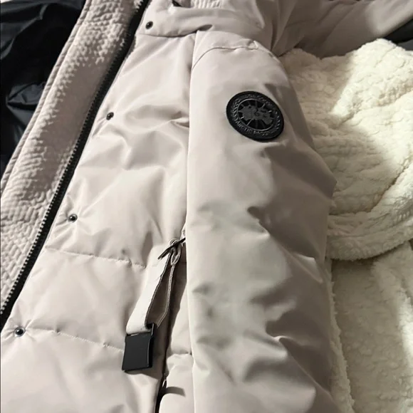 Canada Goose Black and White Jacket worn once. - Picture 5 of 6